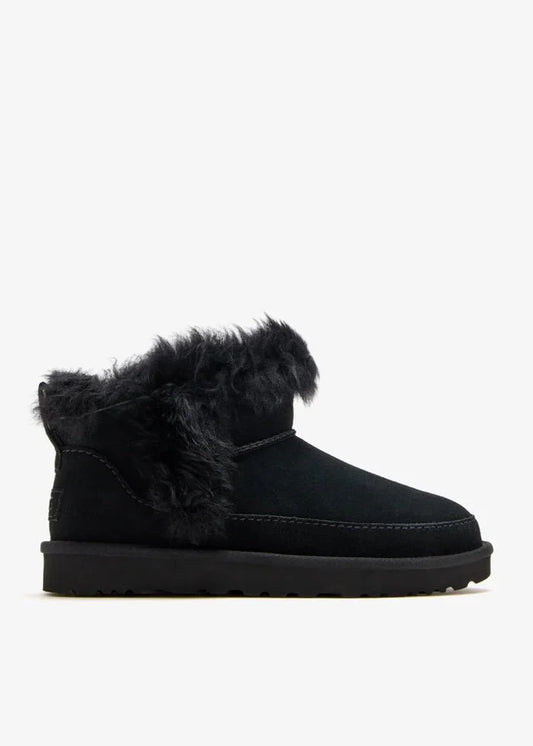 UGG Classic Ultra Mini Chalet boots noir
