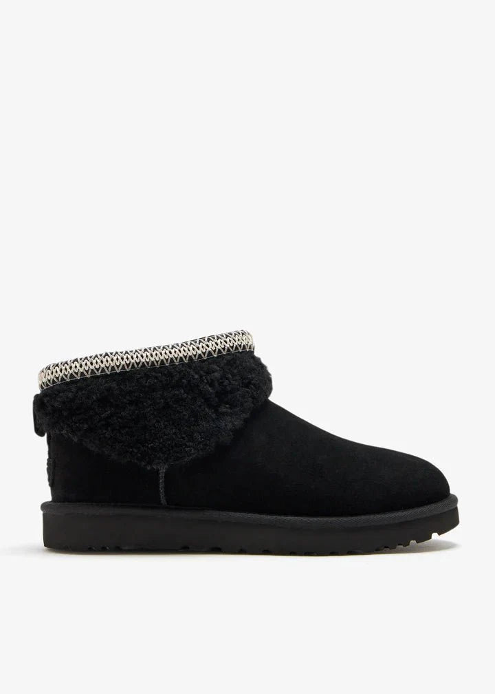 UGG Classic Ultra Mini Maxi Curly boots