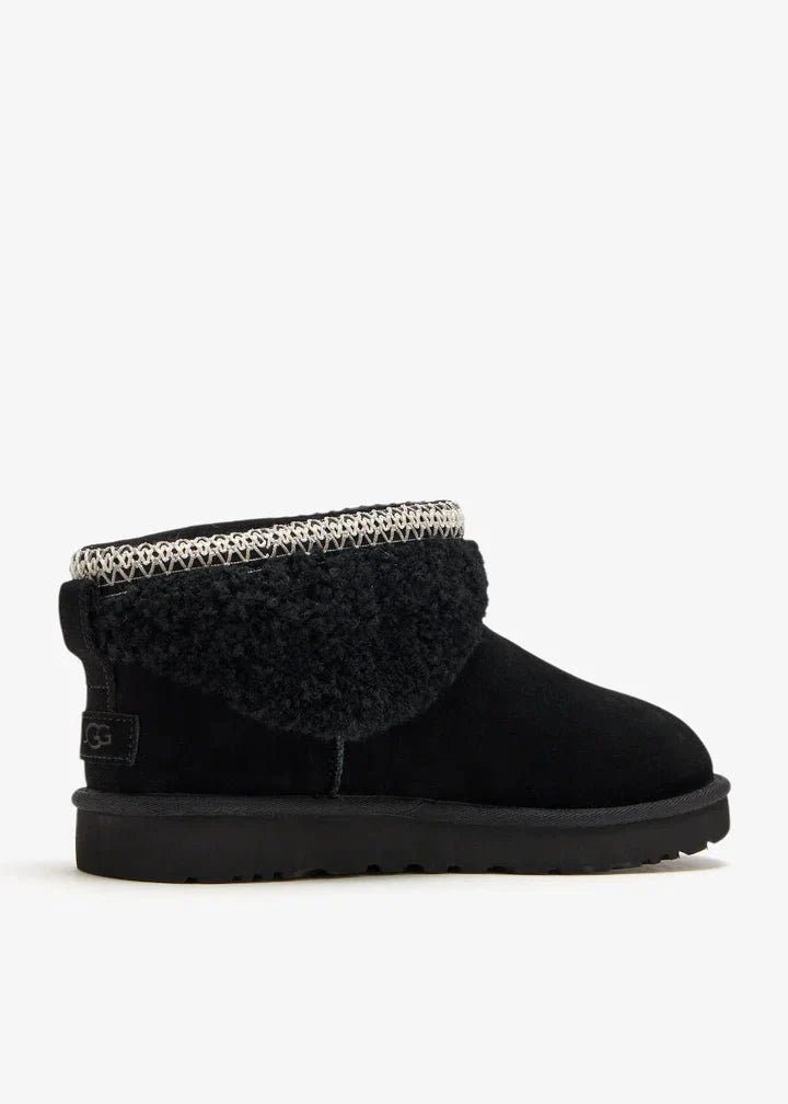 UGG Classic Ultra Mini Maxi Curly boots