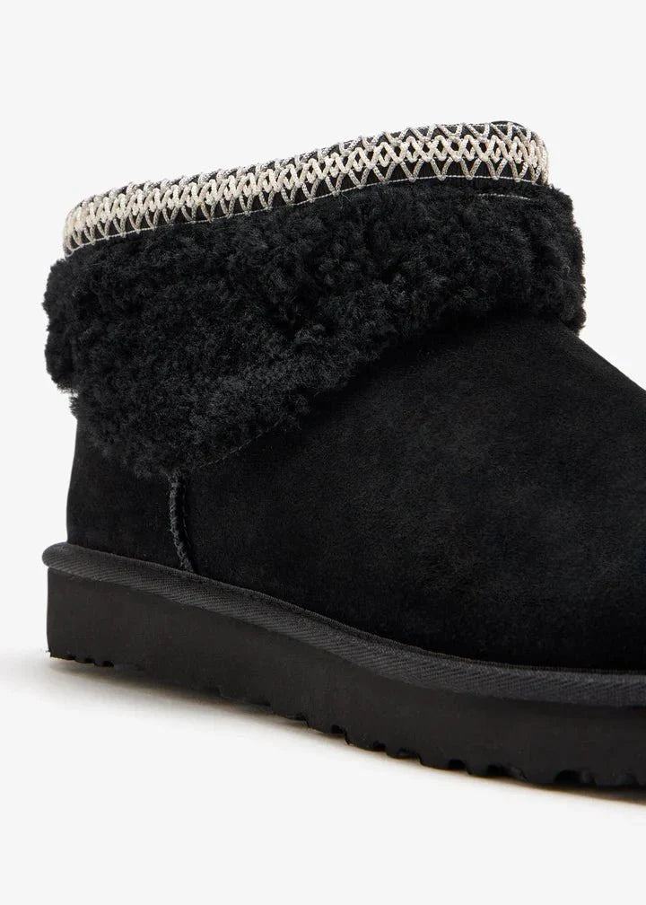 UGG Classic Ultra Mini Maxi Curly boots
